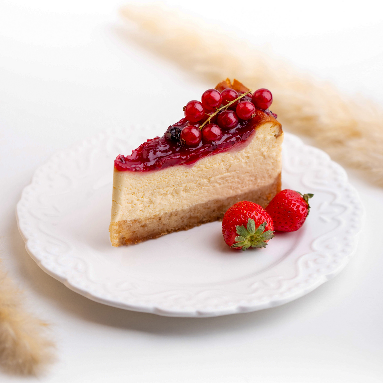 Tort cheesecake cu fructe de pădure
