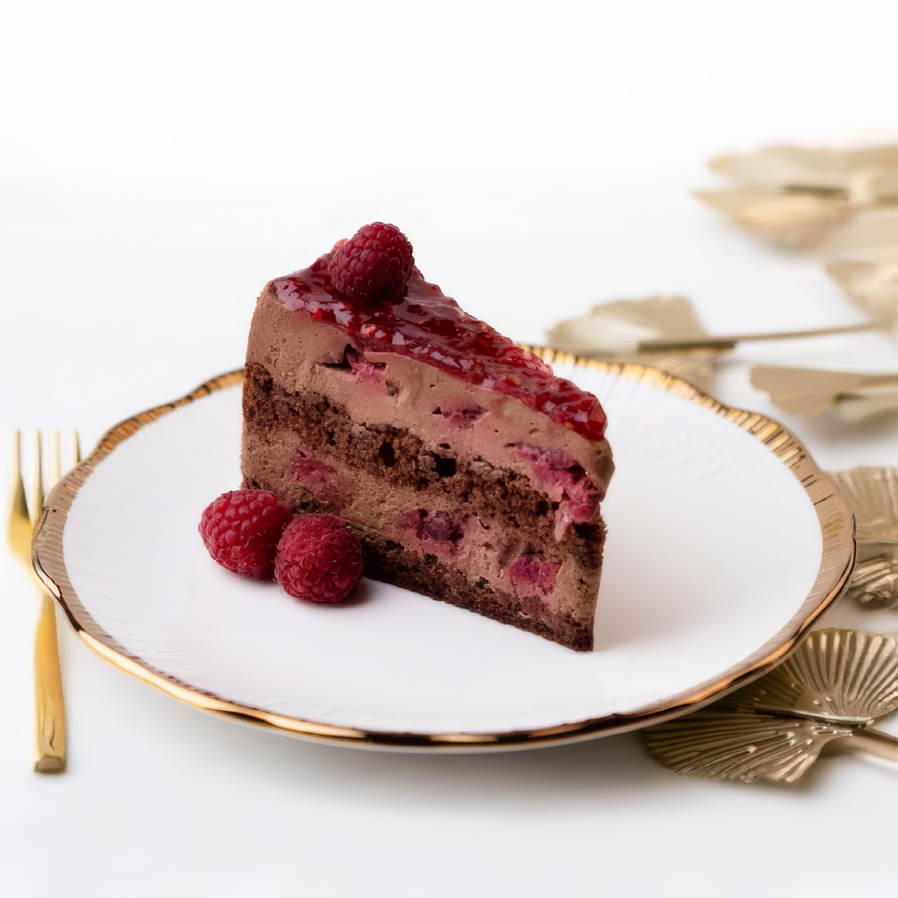 Tort de ciocolată cu zmeură, rafinat cu chili